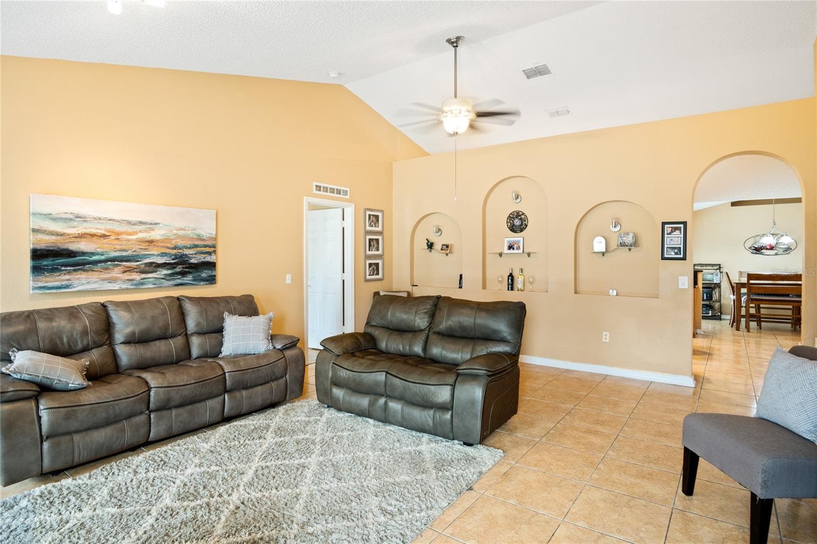Family Room - 203 FLOUNDER PL, POINCIANA