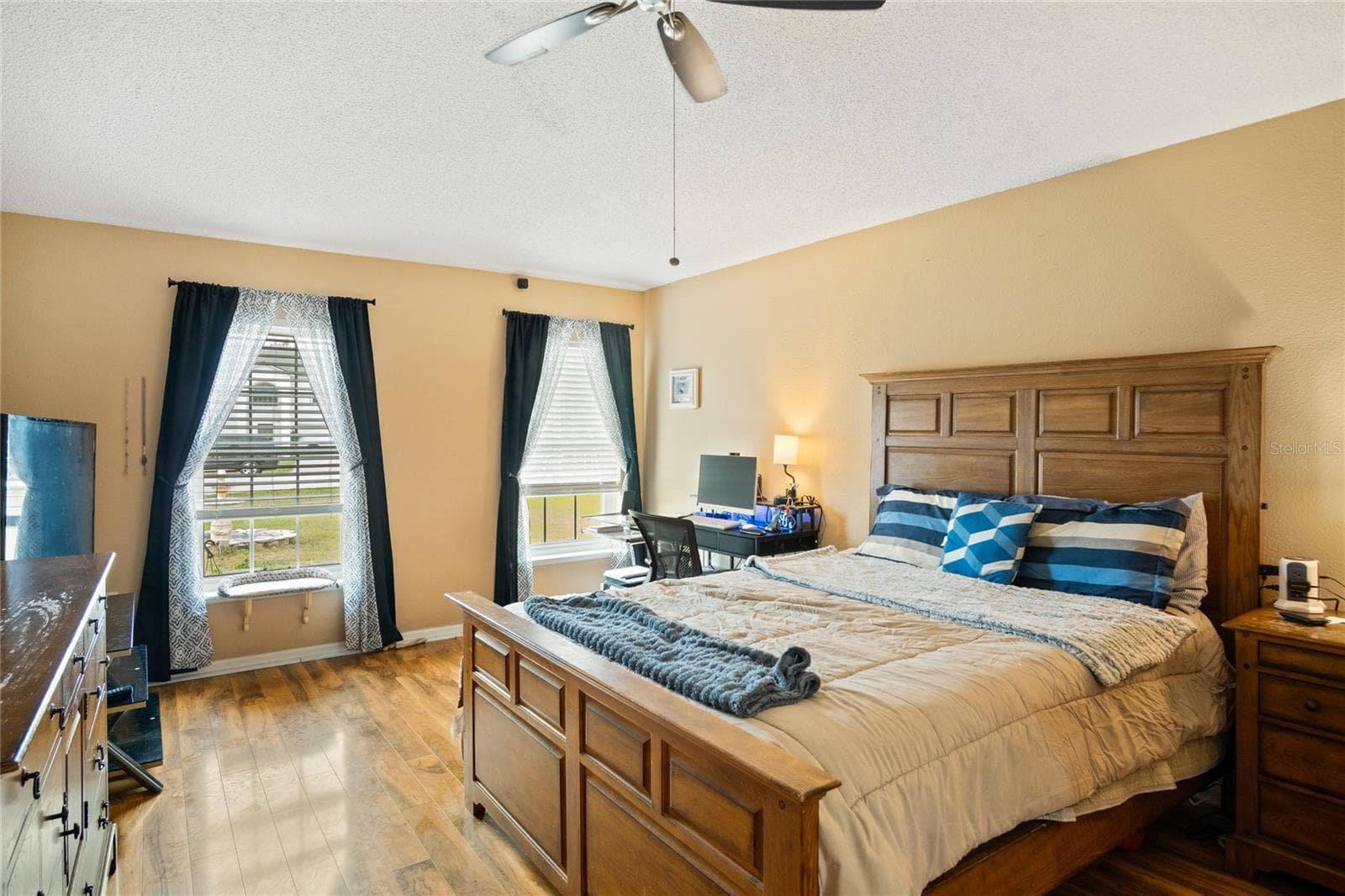 Mater Bedroom - 203 FLOUNDER PL, POINCIANA