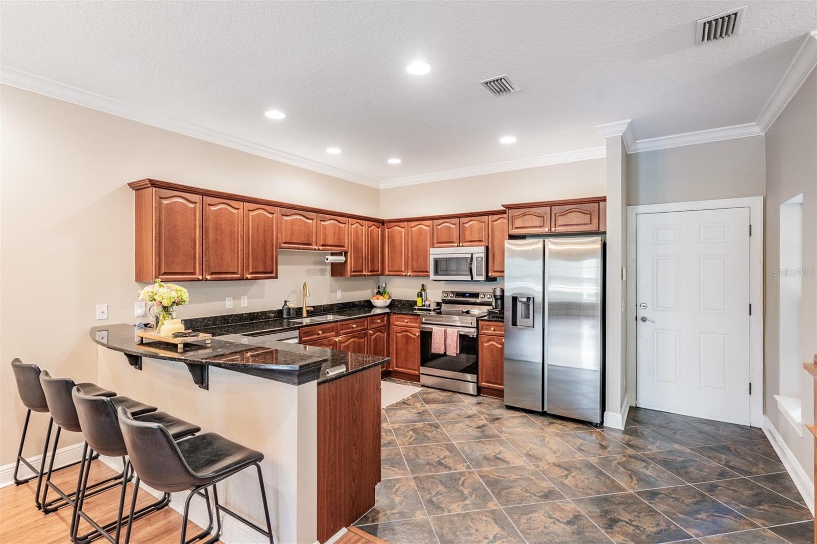 Townhouse at 415 BARCELONA DR, ST PETERSBURG, photo 11 of 38
