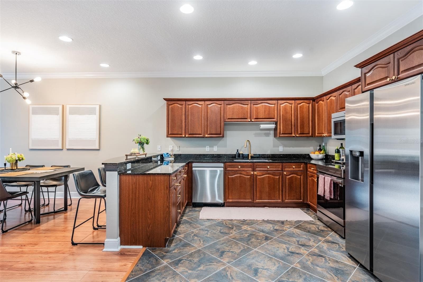 Townhouse at 415 BARCELONA DR, ST PETERSBURG, photo 15 of 38