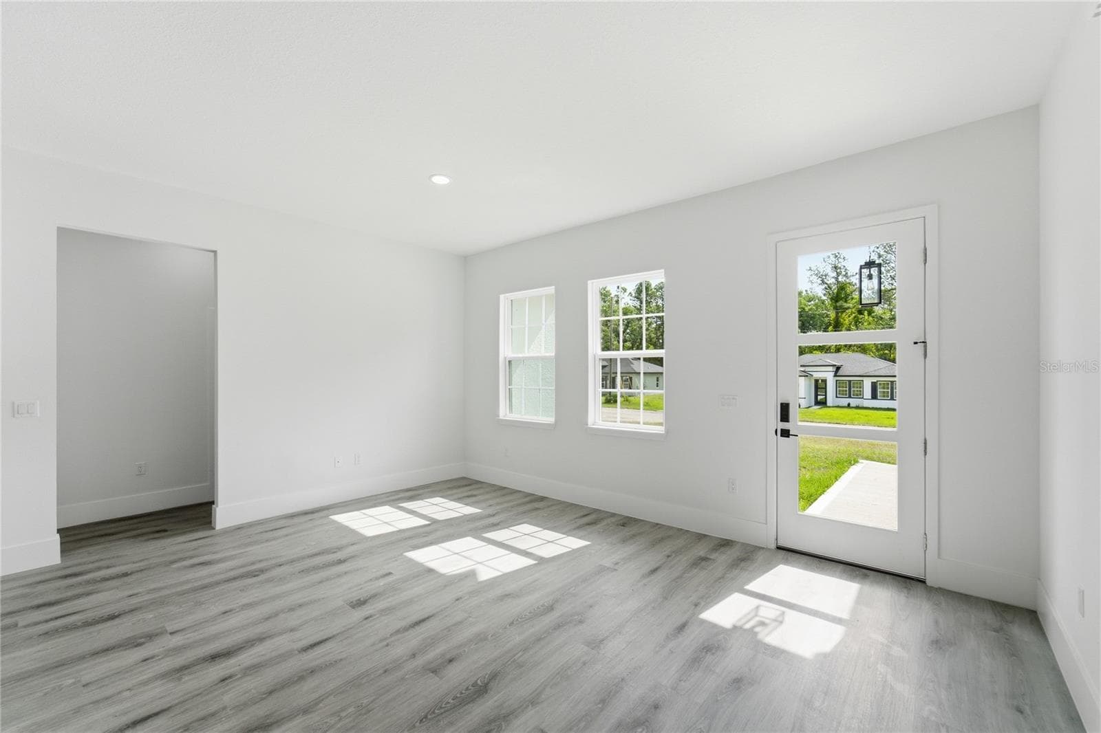 Single Family Residence at 226 E CALDWELL DR, DUNNELLON, photo 6 of 40