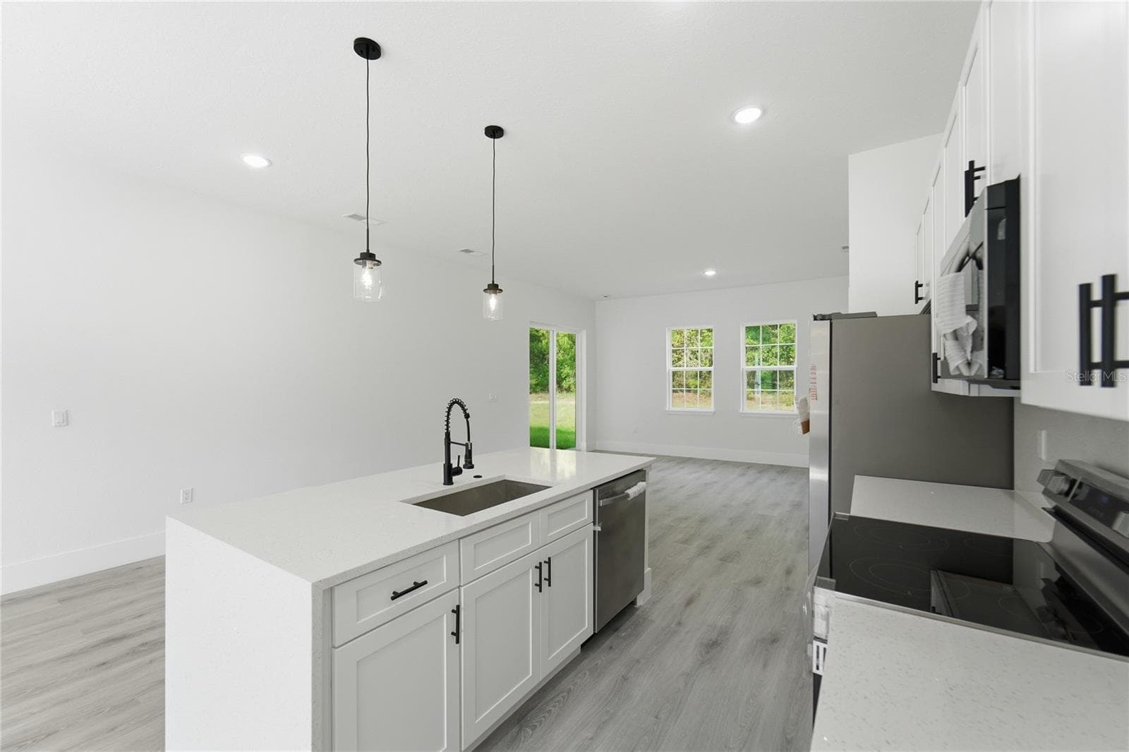 Single Family Residence at 226 E CALDWELL DR, DUNNELLON, photo 8 of 40