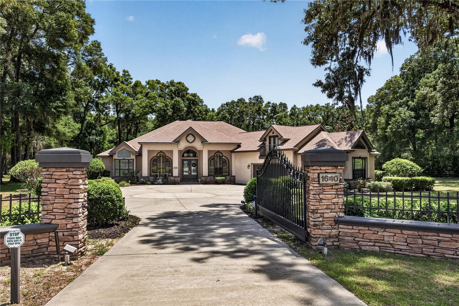 Single Family Residence at 1640 SE 91ST PL, OCALA, photo 2 of 75