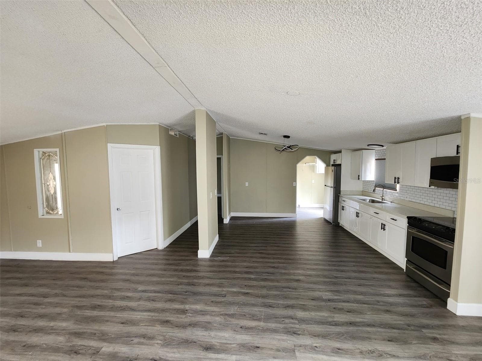 Manufactured Home at 9653 4TH AVE, ORLANDO, photo 7 of 34