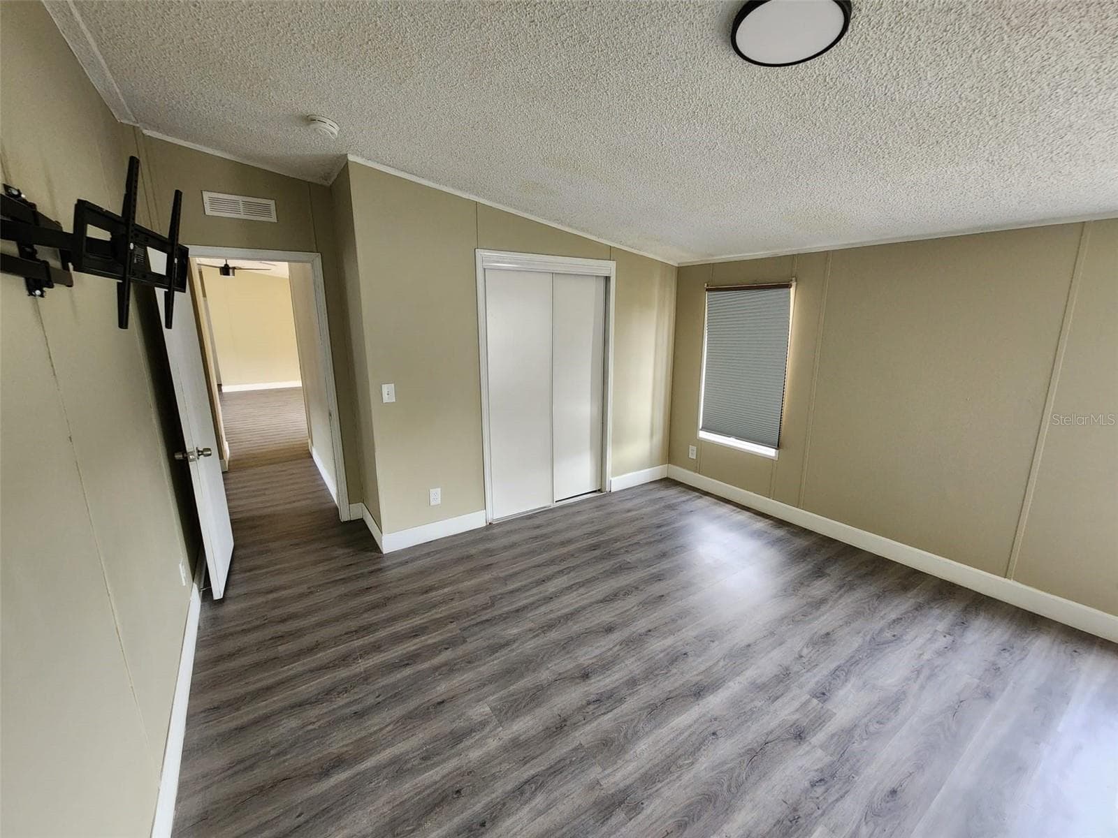 Manufactured Home at 9653 4TH AVE, ORLANDO, photo 9 of 34