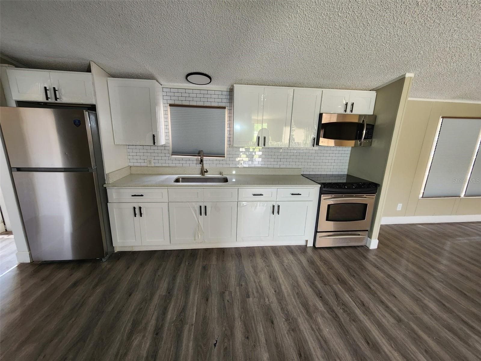 Manufactured Home at 9653 4TH AVE, ORLANDO, photo 10 of 34