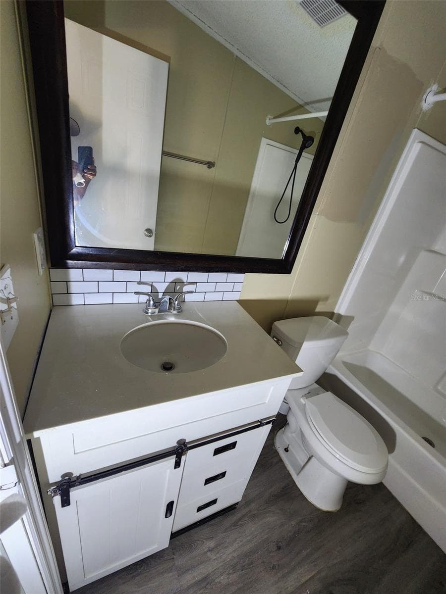 Manufactured Home at 9653 4TH AVE, ORLANDO, photo 23 of 34