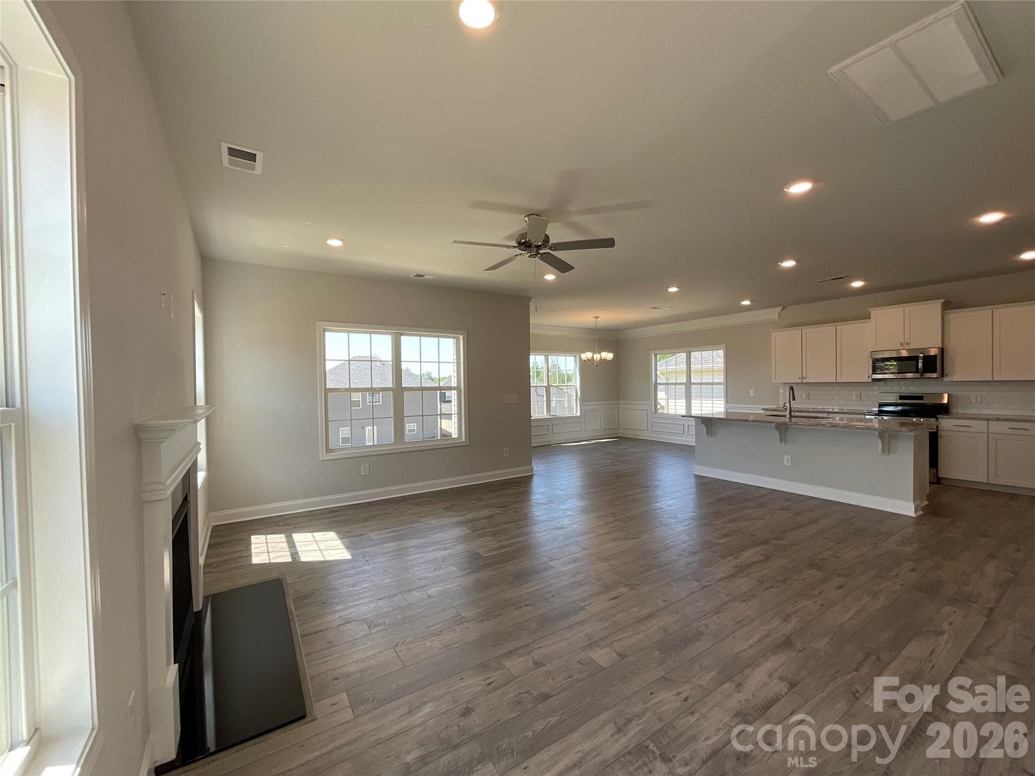 Single Family Residence at 717 Inwood Hill Drive, Gastonia, photo 7 of 42
