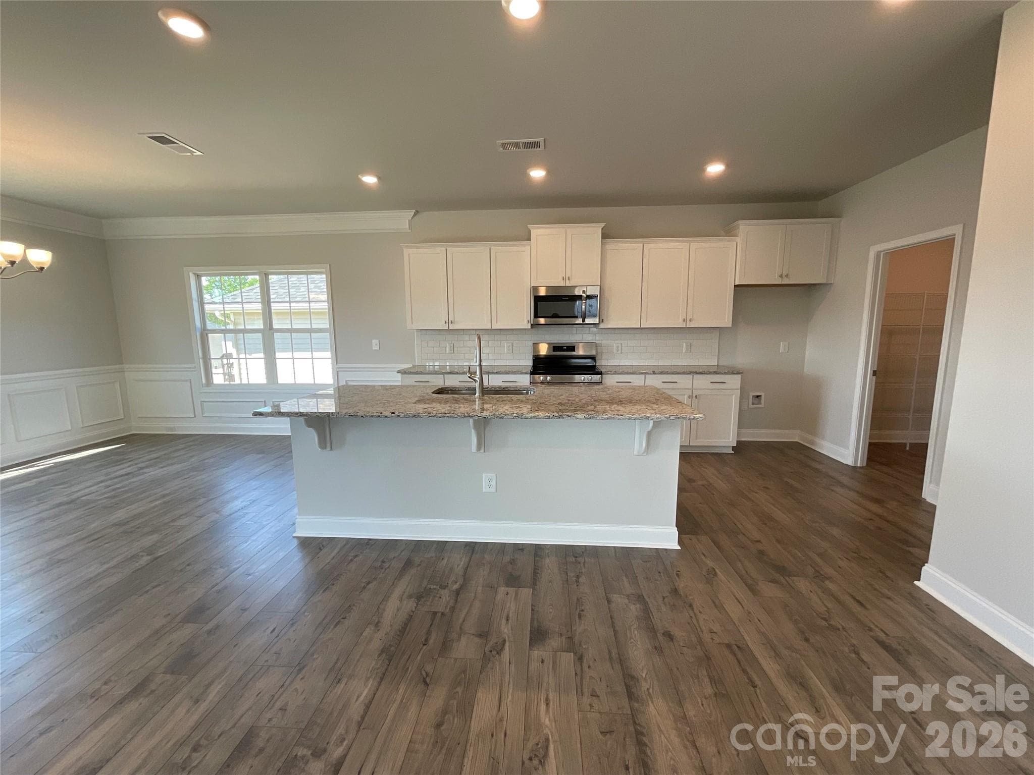 Single Family Residence at 717 Inwood Hill Drive, Gastonia, photo 8 of 42