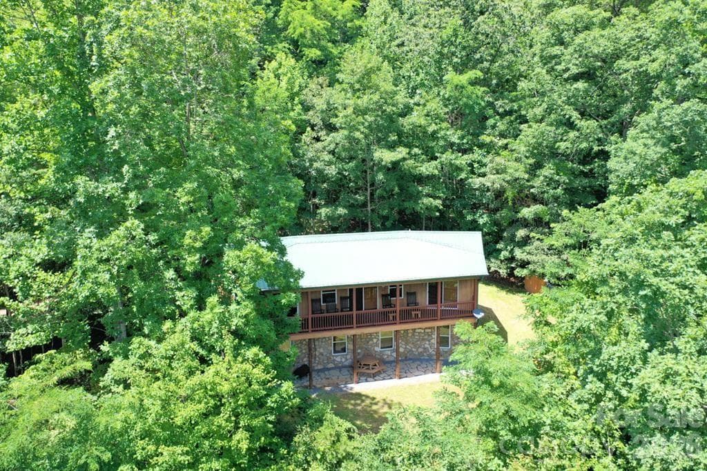 Single Family Residence at 470 Bear Ridge Road, Tuckasegee, photo 2 of 28