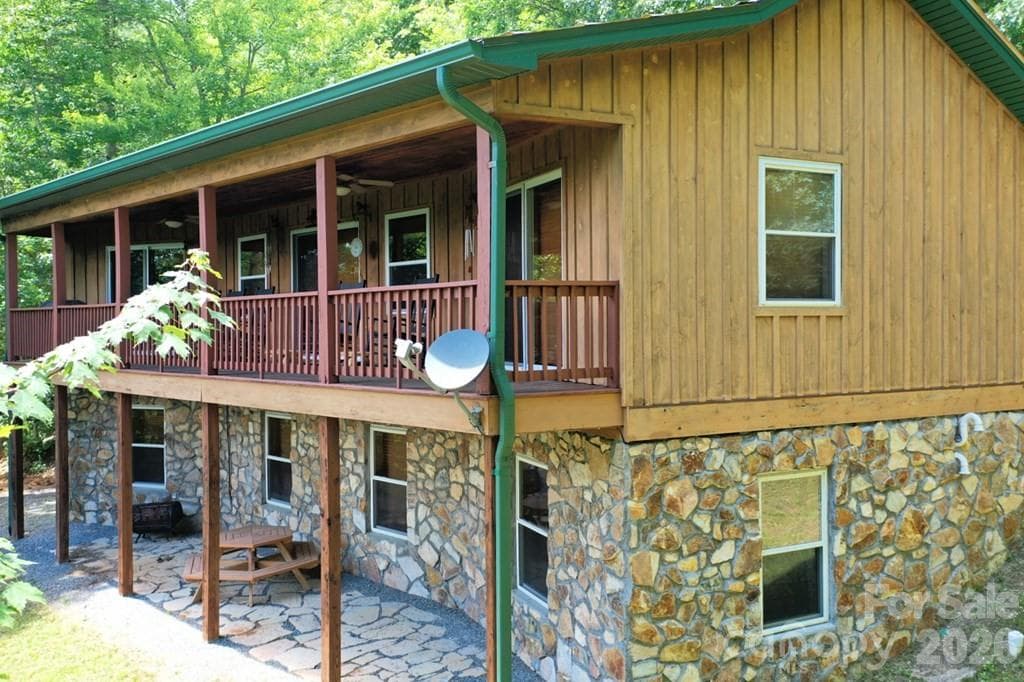 Single Family Residence at 470 Bear Ridge Road, Tuckasegee, photo 3 of 28
