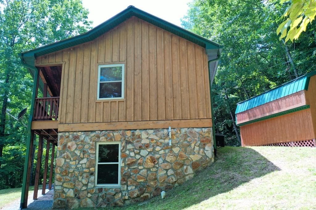 Single Family Residence at 470 Bear Ridge Road, Tuckasegee, photo 4 of 28
