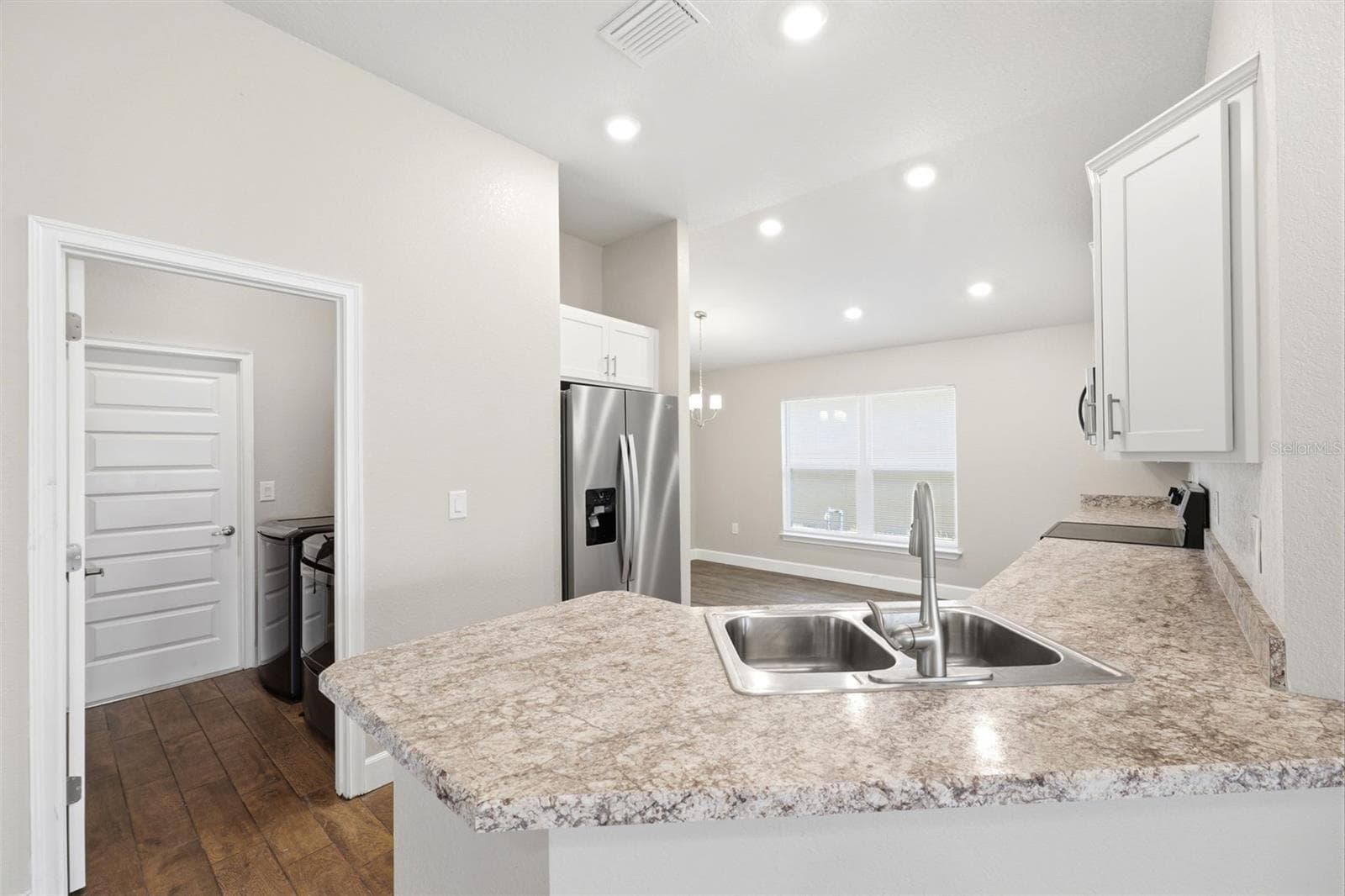 Kitchen - 5524 OCEAN BREEZE DR, SPRING HILL