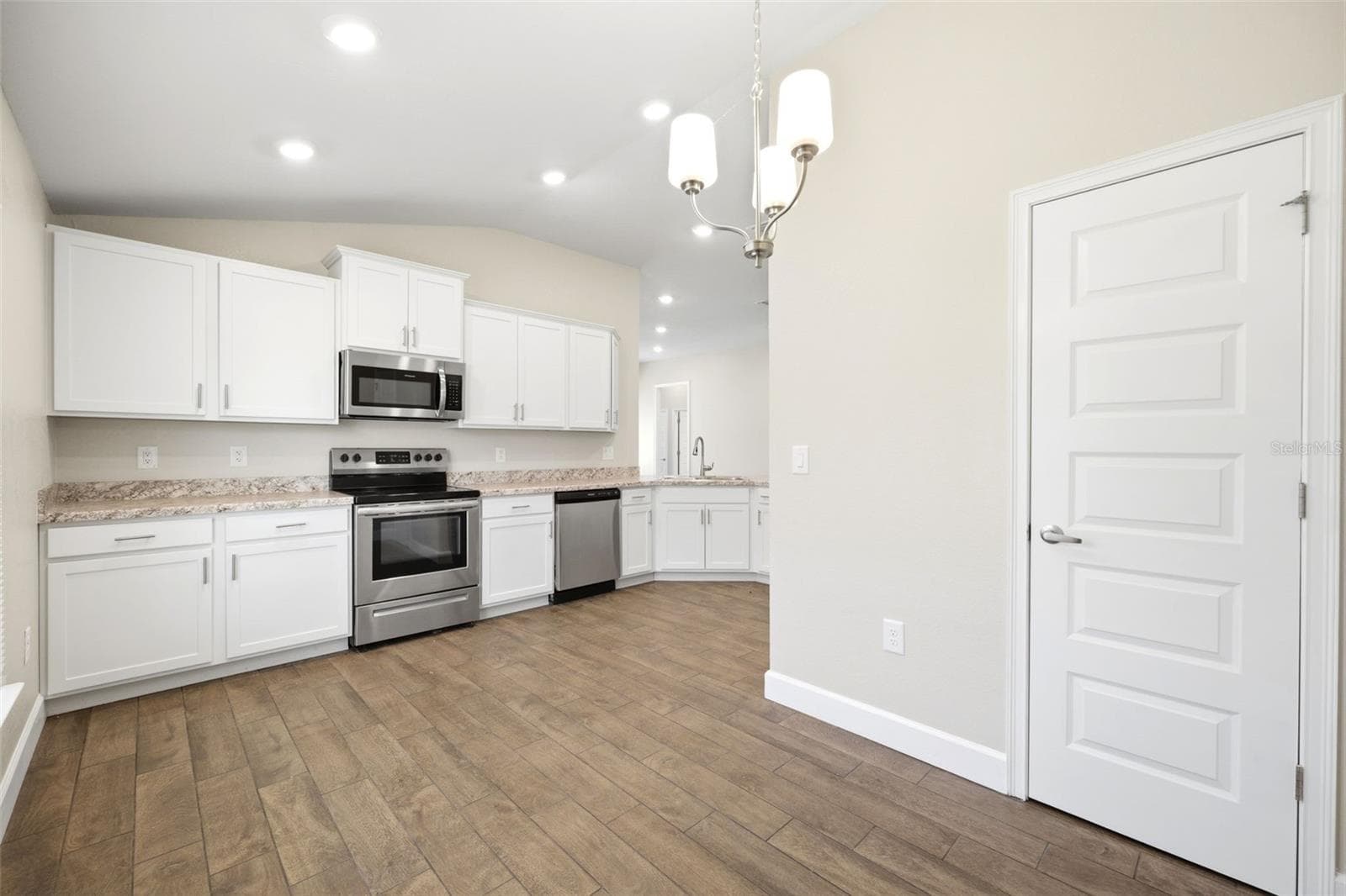 Kitchen - 5524 OCEAN BREEZE DR, SPRING HILL