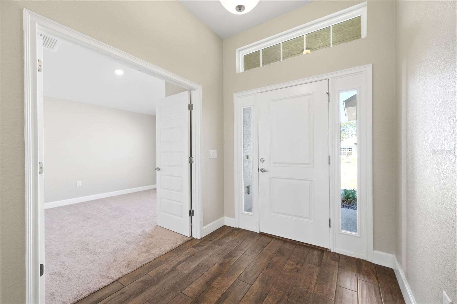 Foyer/Bedroom 4 - 5524 OCEAN BREEZE DR, SPRING HILL