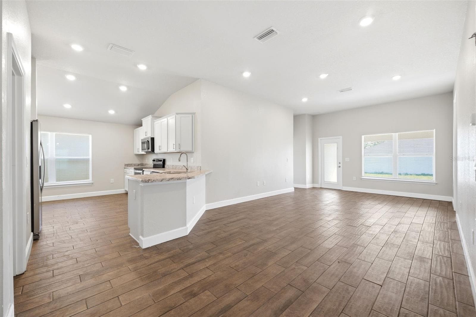 Kitchen/Living - 5524 OCEAN BREEZE DR, SPRING HILL