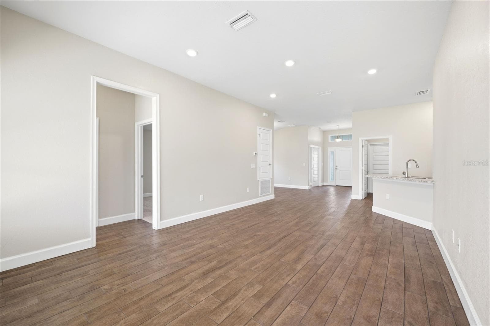 Main Living Area - 5524 OCEAN BREEZE DR, SPRING HILL