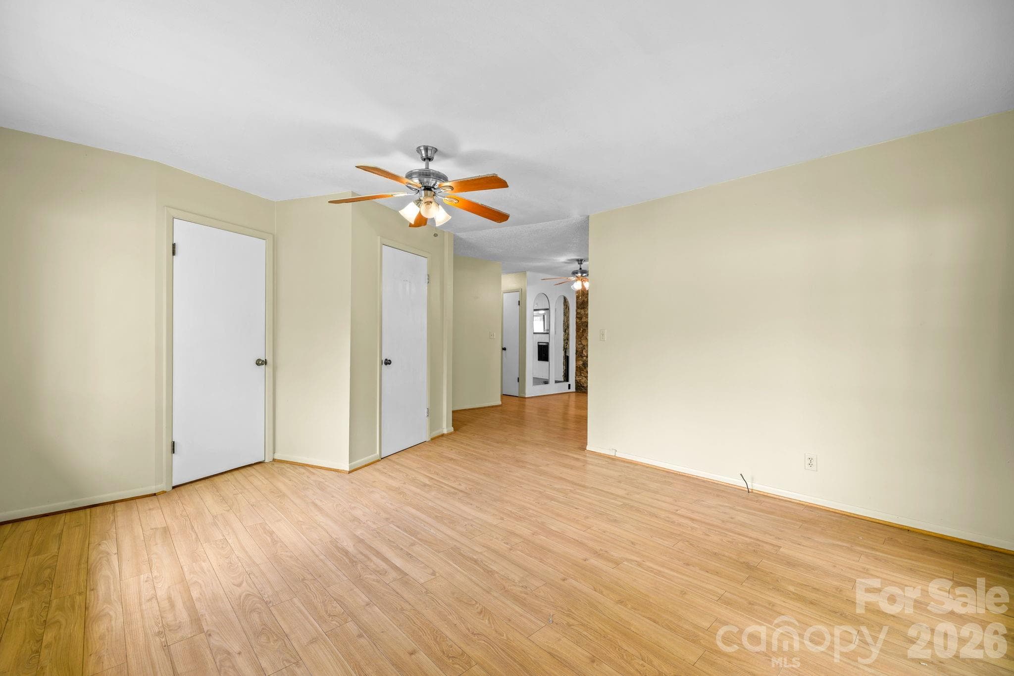 Single Family Residence at 19 Quail Ridge Trail, Franklin, photo 4 of 37