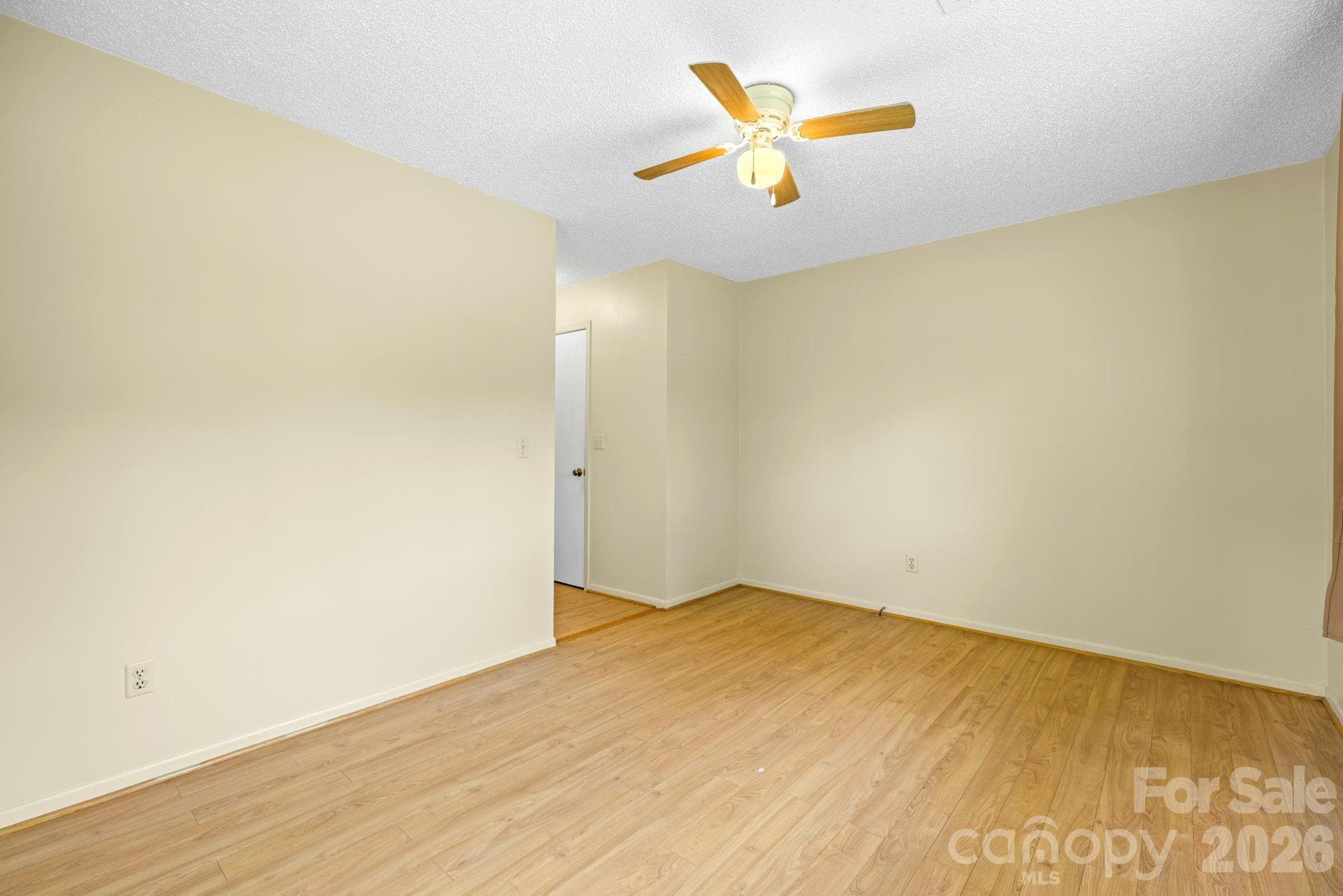 Single Family Residence at 19 Quail Ridge Trail, Franklin, photo 20 of 37