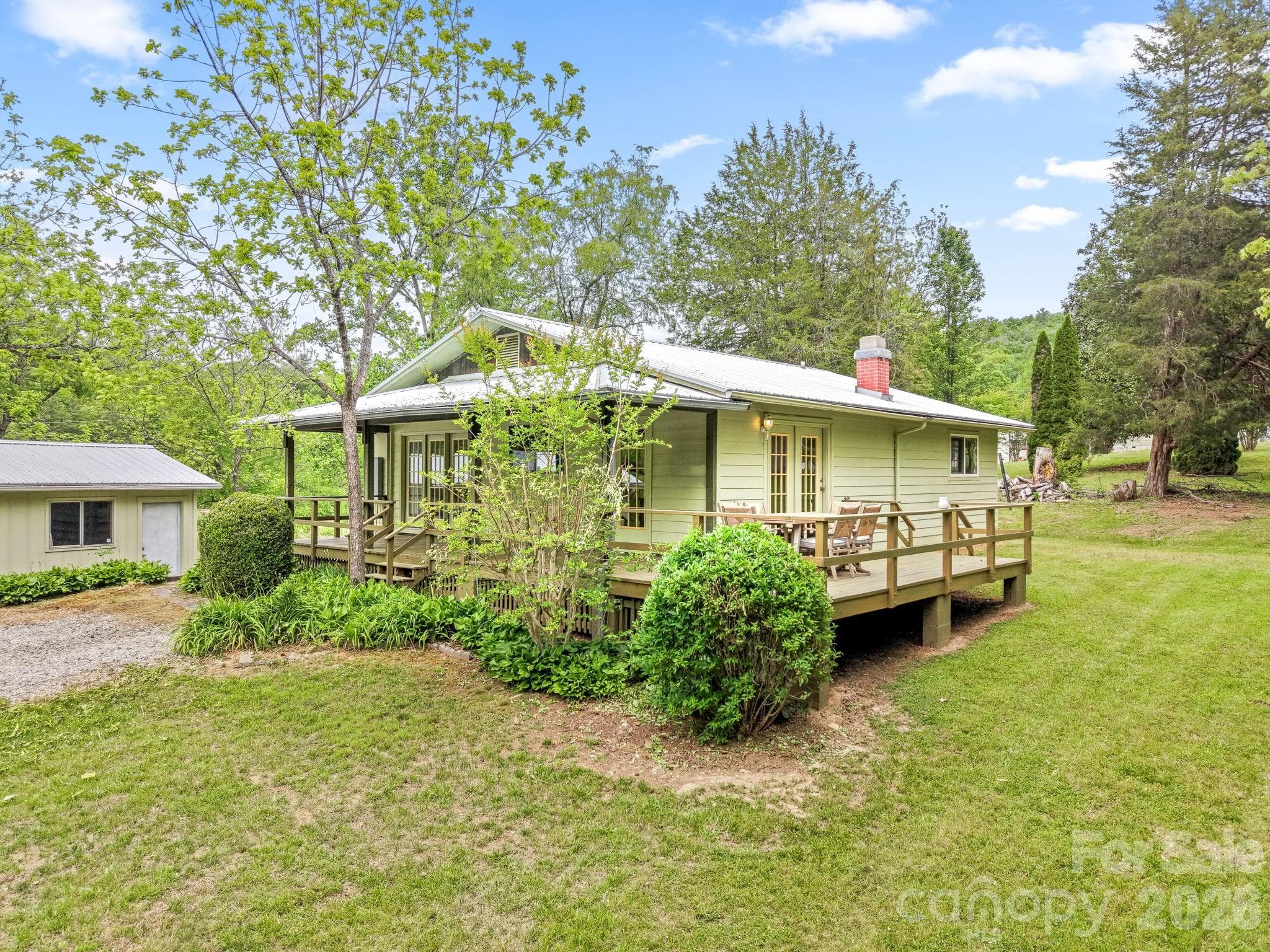 Single Family Residence at 19 Quail Ridge Trail, Franklin, photo 27 of 37