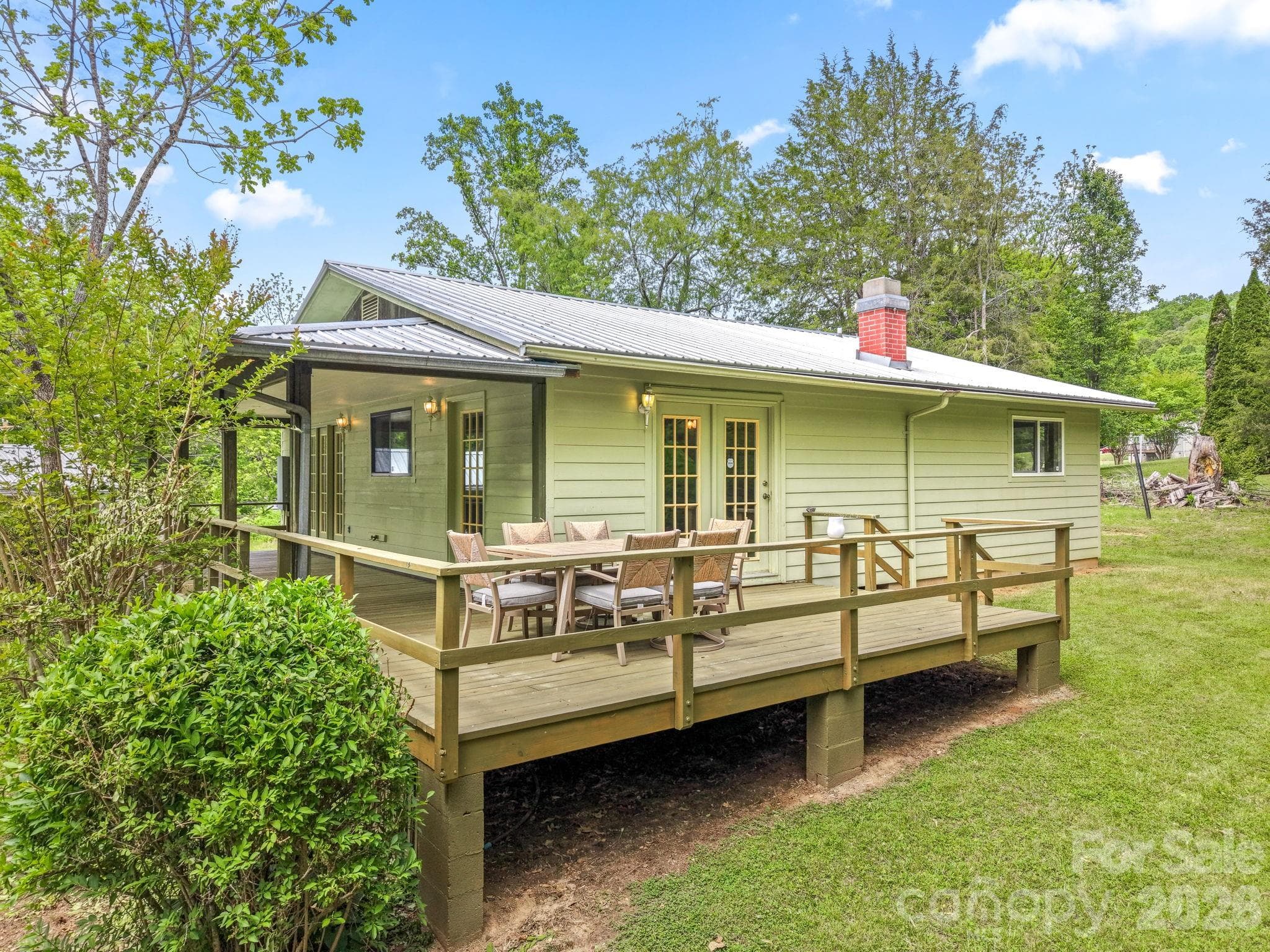Single Family Residence at 19 Quail Ridge Trail, Franklin, photo 28 of 37