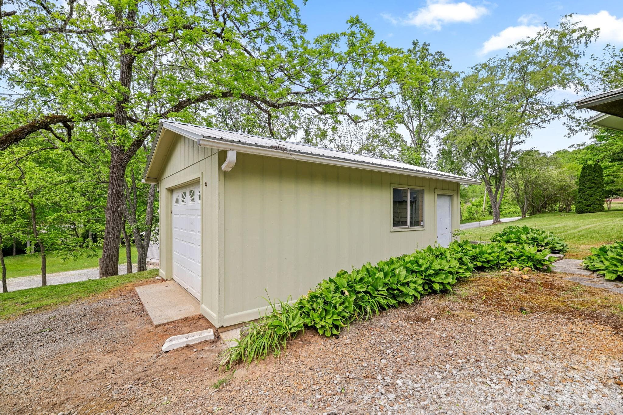 Single Family Residence at 19 Quail Ridge Trail, Franklin, photo 34 of 37