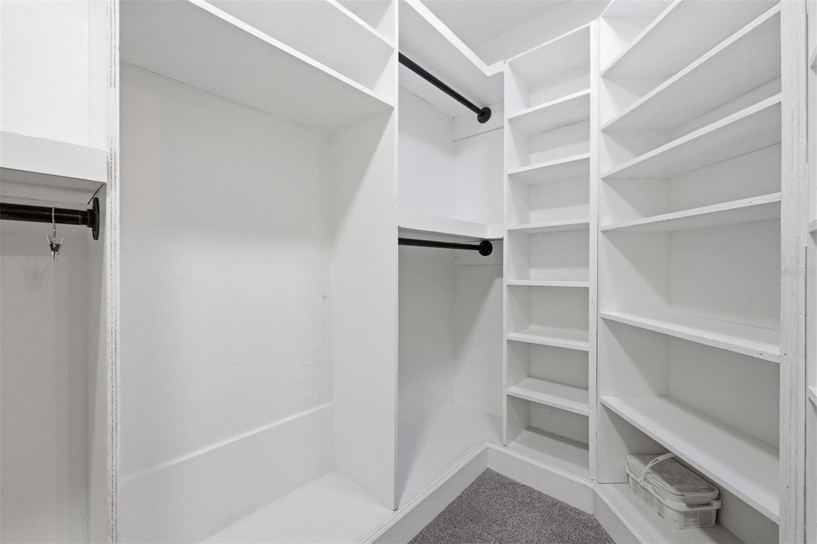 Master Closet # 2 - 3460 SE COUNTY ROAD 337, TRENTON
