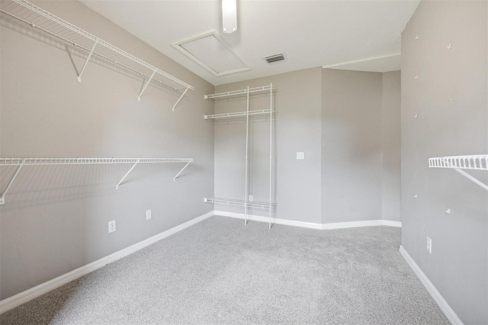Large Master Bedroom Closet - 3460 SE COUNTY ROAD 337, TRENTON