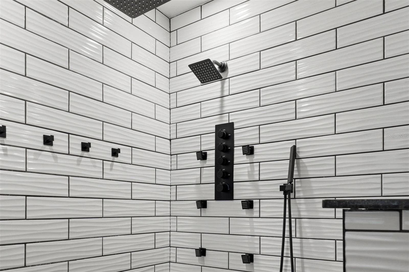 Luxury Shower - 3460 SE COUNTY ROAD 337, TRENTON