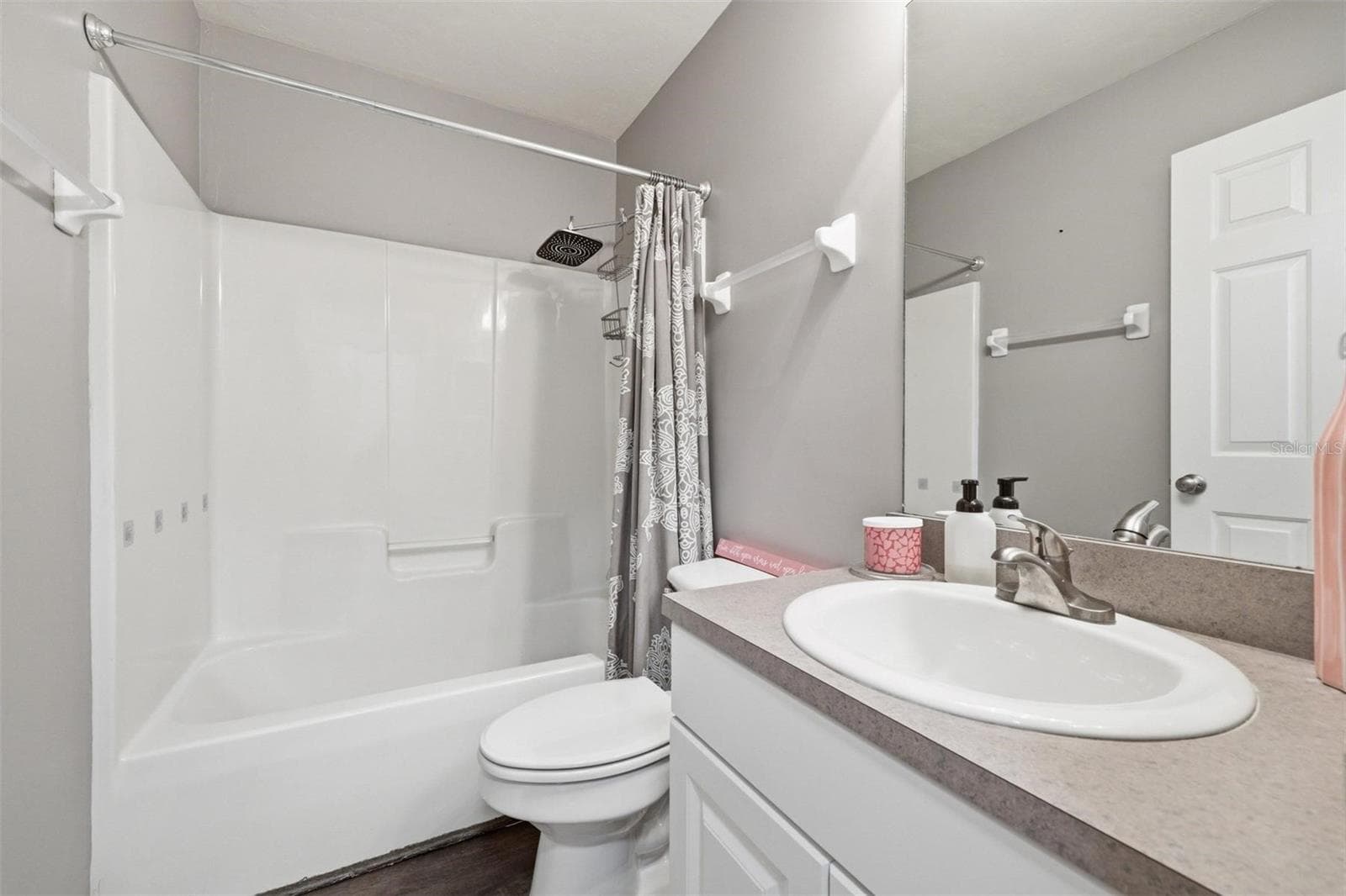Full Bathroom 2 - 3460 SE COUNTY ROAD 337, TRENTON