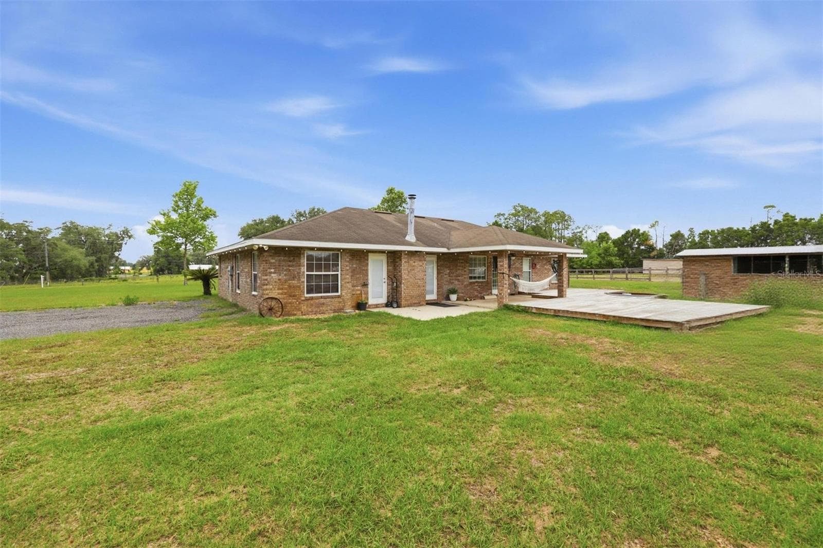 Back Porch & Deck - 3460 SE COUNTY ROAD 337, TRENTON