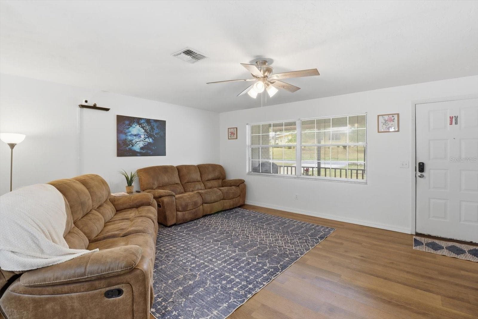 Single Family Residence at 3721 N GOLDENCUP TER, BEVERLY HILLS, photo 4 of 40