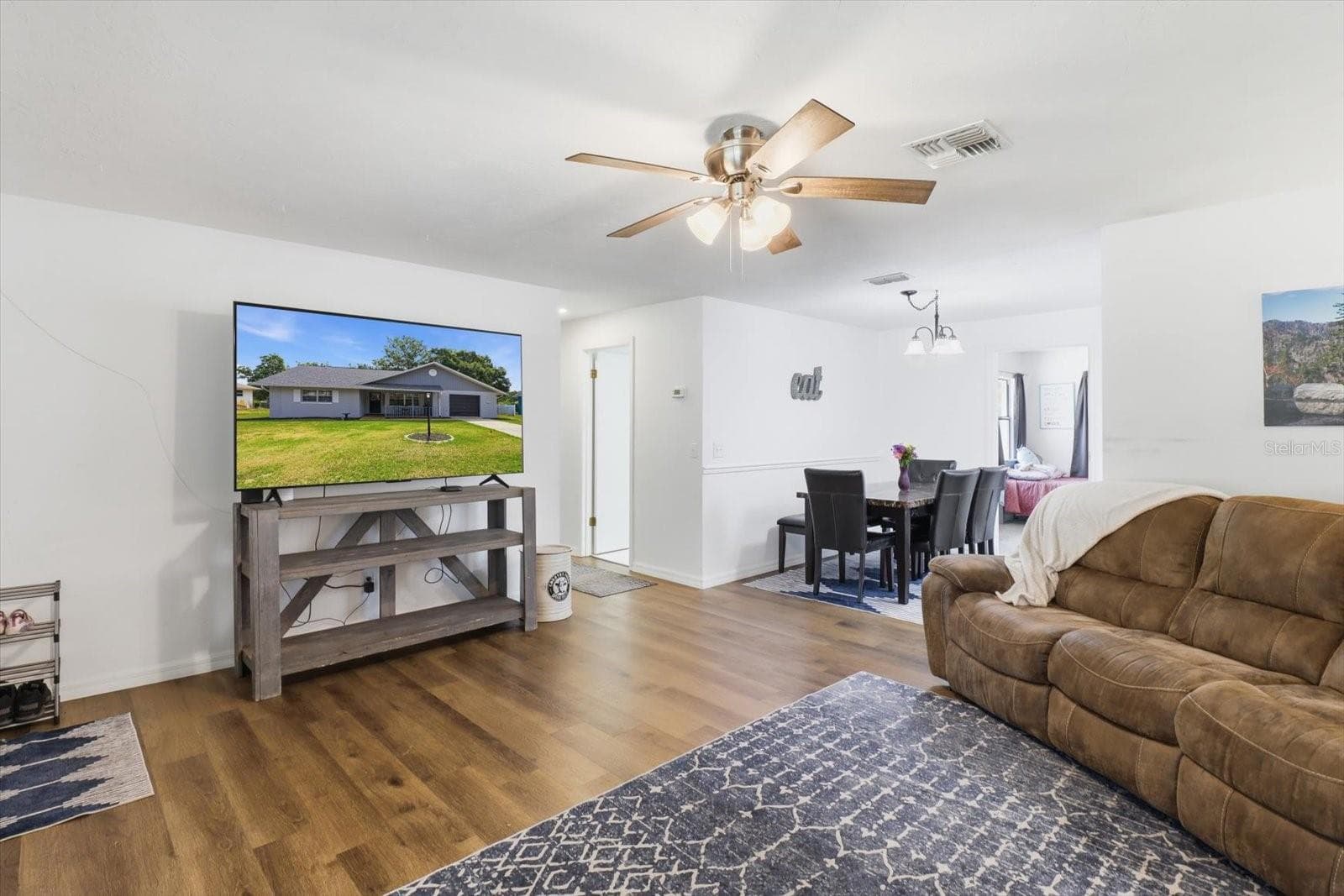 Single Family Residence at 3721 N GOLDENCUP TER, BEVERLY HILLS, photo 5 of 40