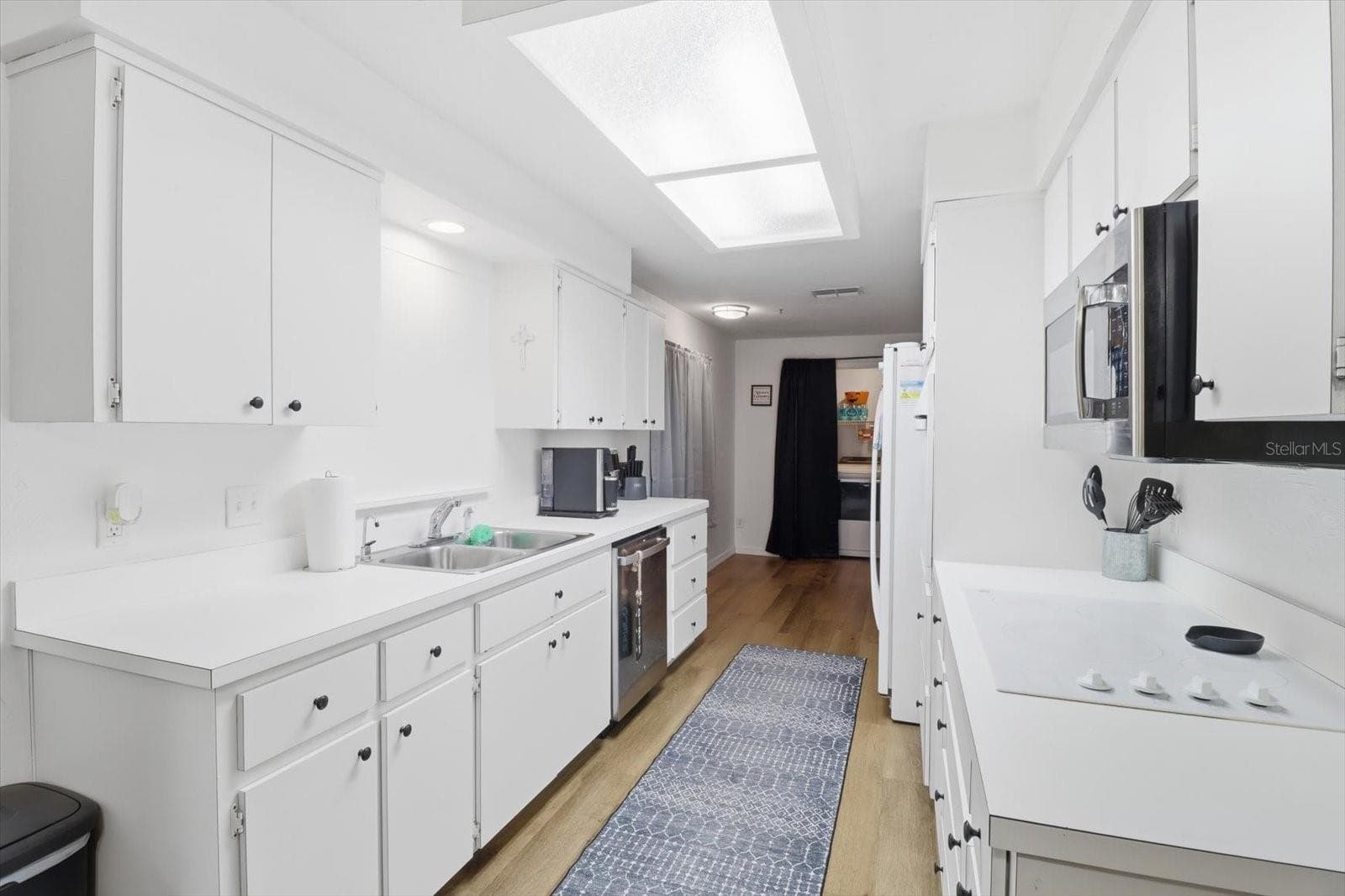 Single Family Residence at 3721 N GOLDENCUP TER, BEVERLY HILLS, photo 10 of 40