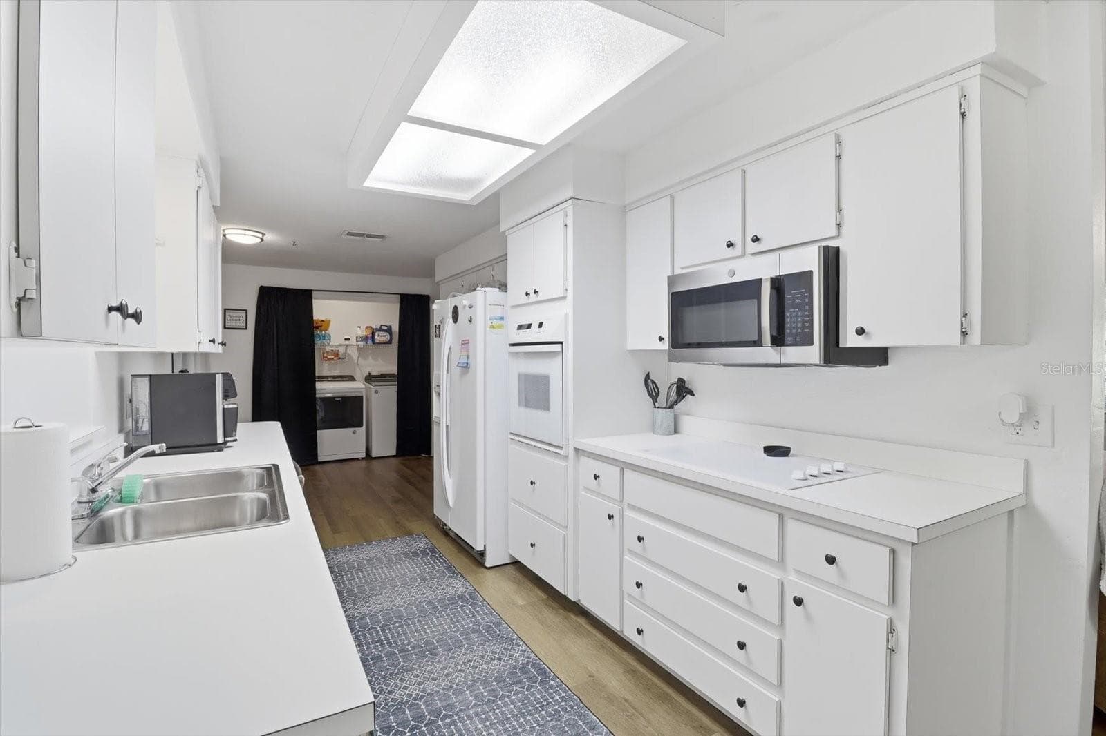 Single Family Residence at 3721 N GOLDENCUP TER, BEVERLY HILLS, photo 11 of 40