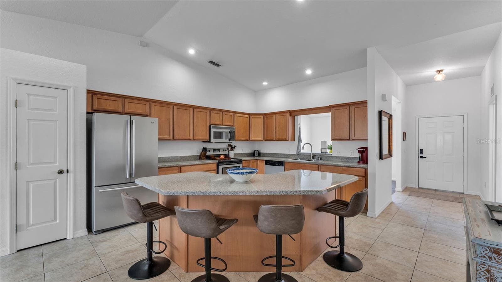 Kitchen - 6146 MISSION DR, LAKELAND