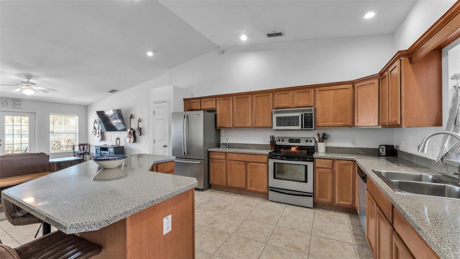 Kitchen - 6146 MISSION DR, LAKELAND