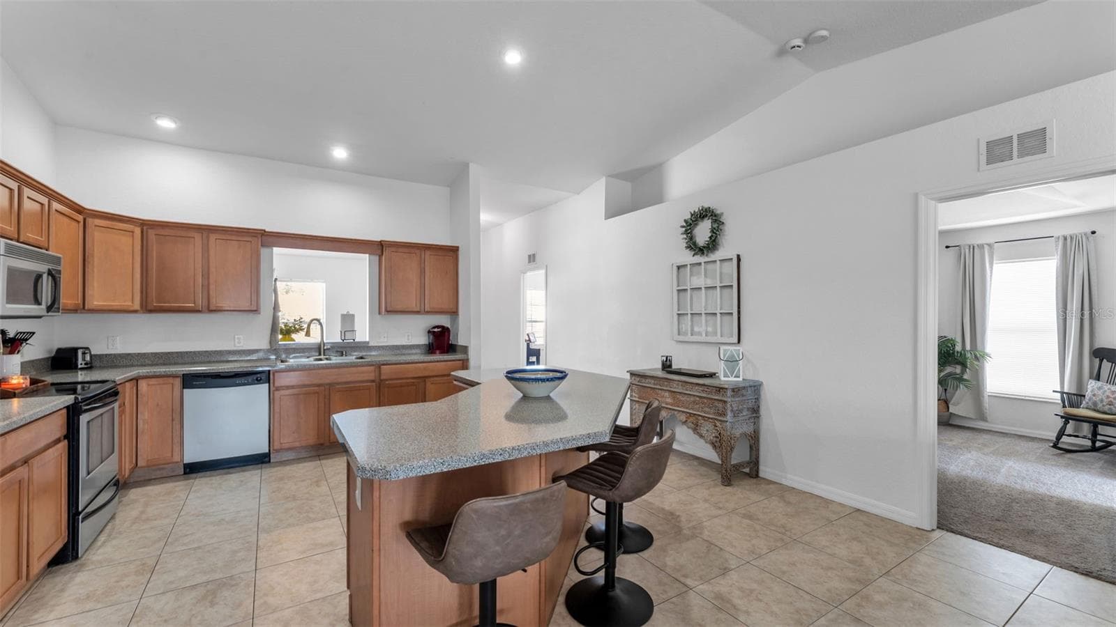 Kitchen - 6146 MISSION DR, LAKELAND