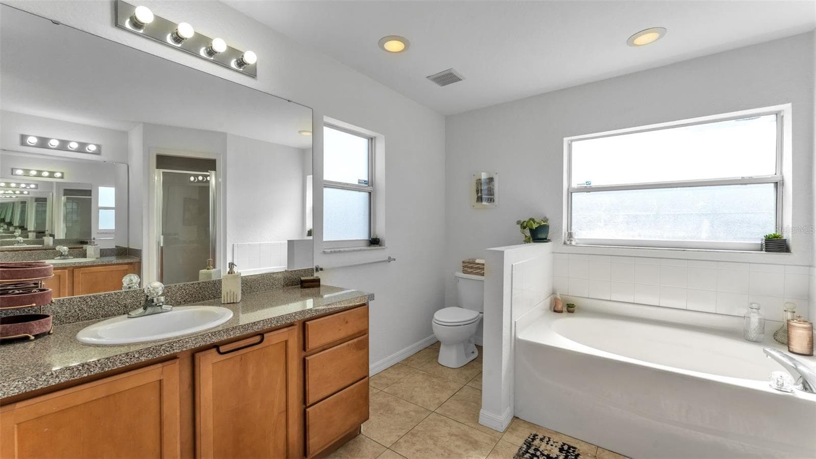 Primary bathroom - 6146 MISSION DR, LAKELAND