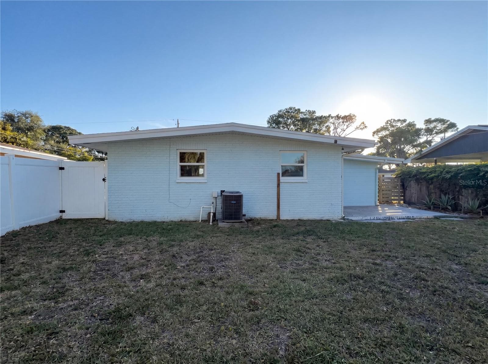 Single Family Residence at 911 NEW YORK ST, EDGEWATER, photo 16 of 17