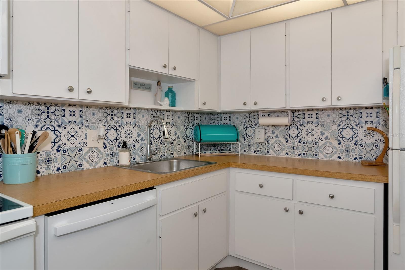 Condominium at 7461 W COUNTRY CLUB DR N #203, SARASOTA, photo 10 of 75