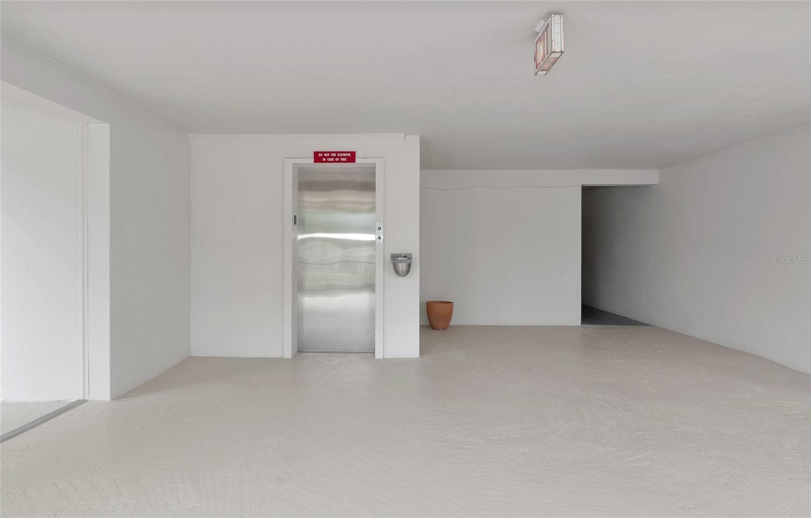 Condominium at 7461 W COUNTRY CLUB DR N #203, SARASOTA, photo 38 of 75
