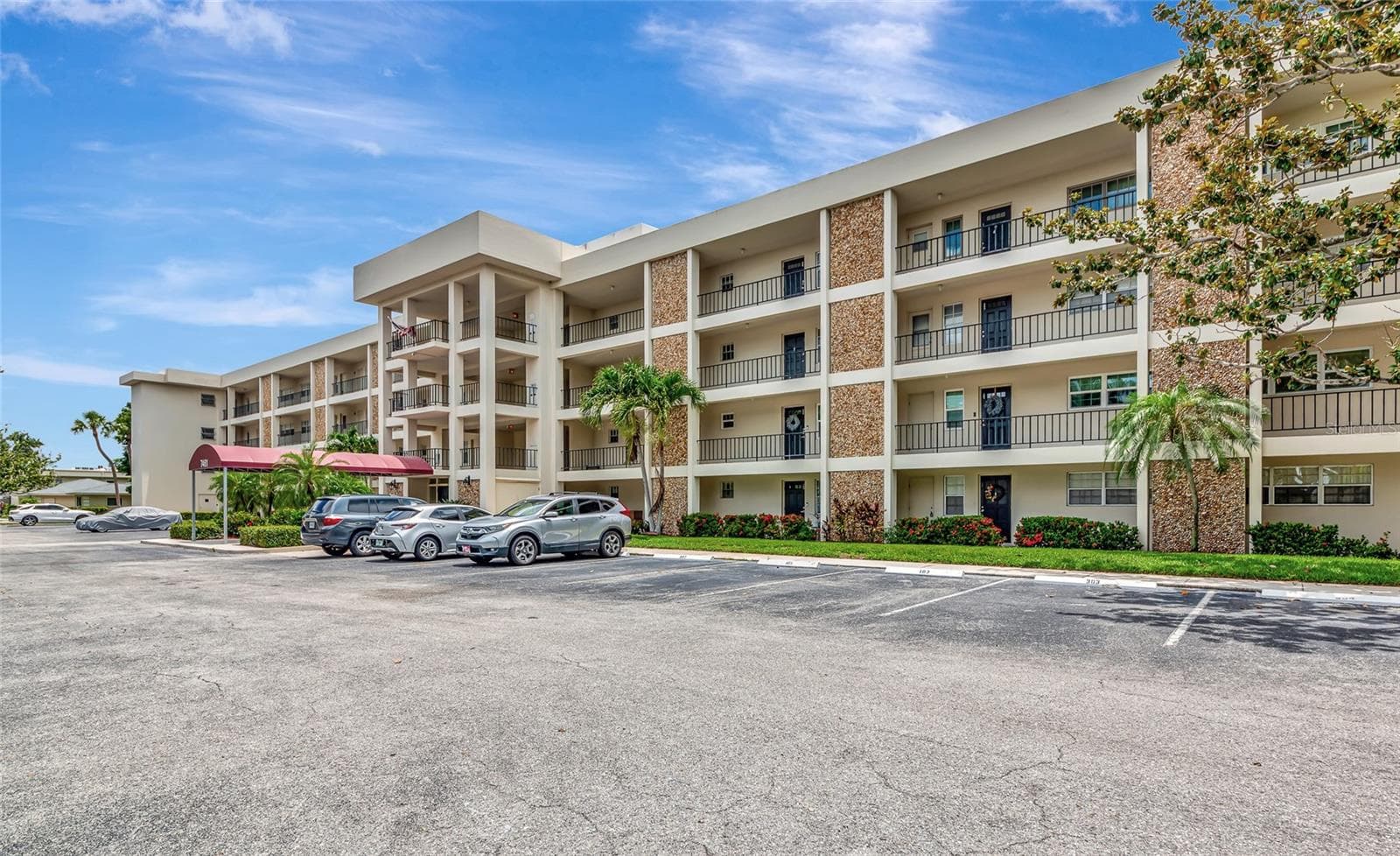Condominium at 7461 W COUNTRY CLUB DR N #203, SARASOTA, photo 44 of 75