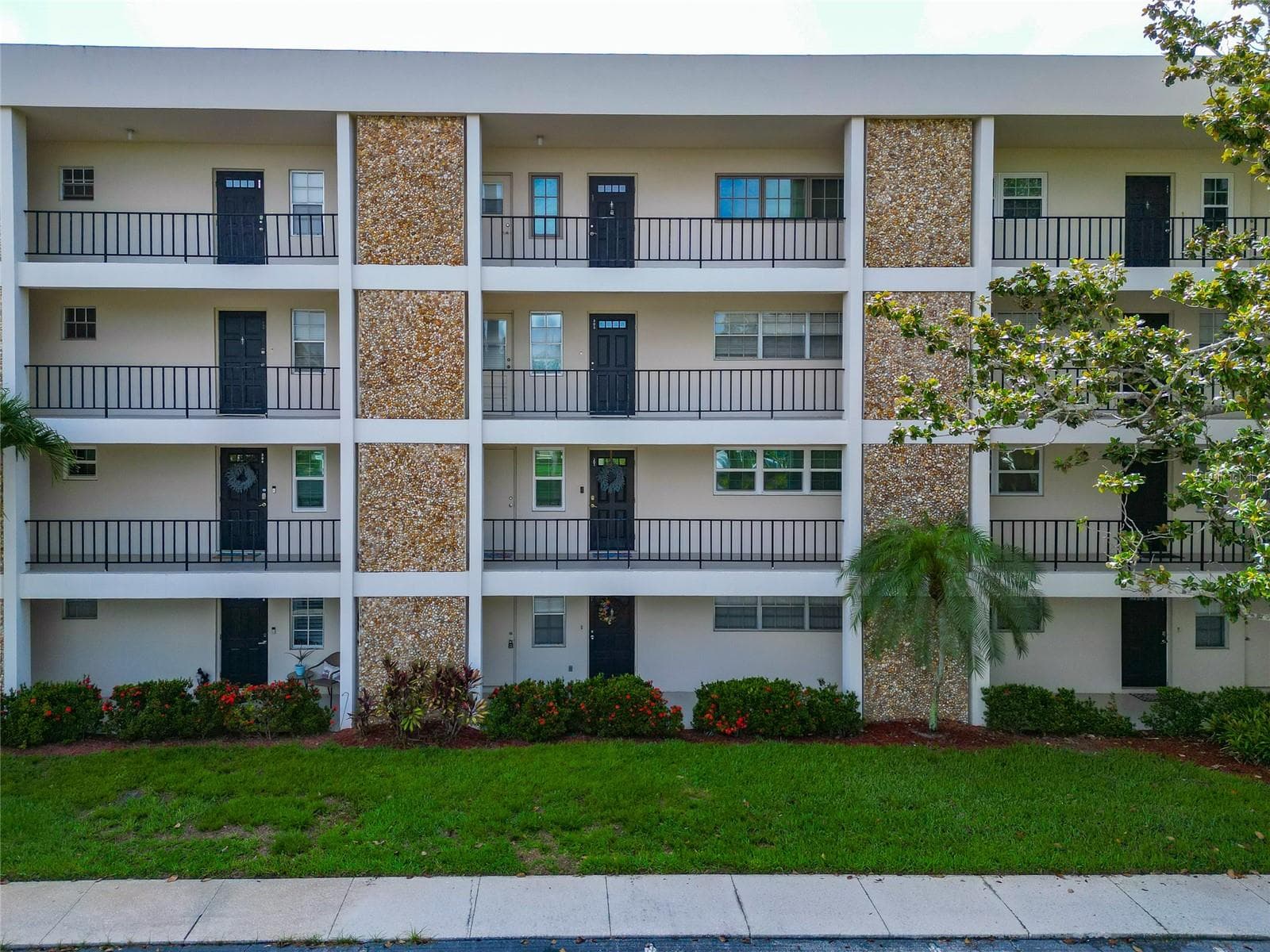 Condominium at 7461 W COUNTRY CLUB DR N #203, SARASOTA, photo 46 of 75