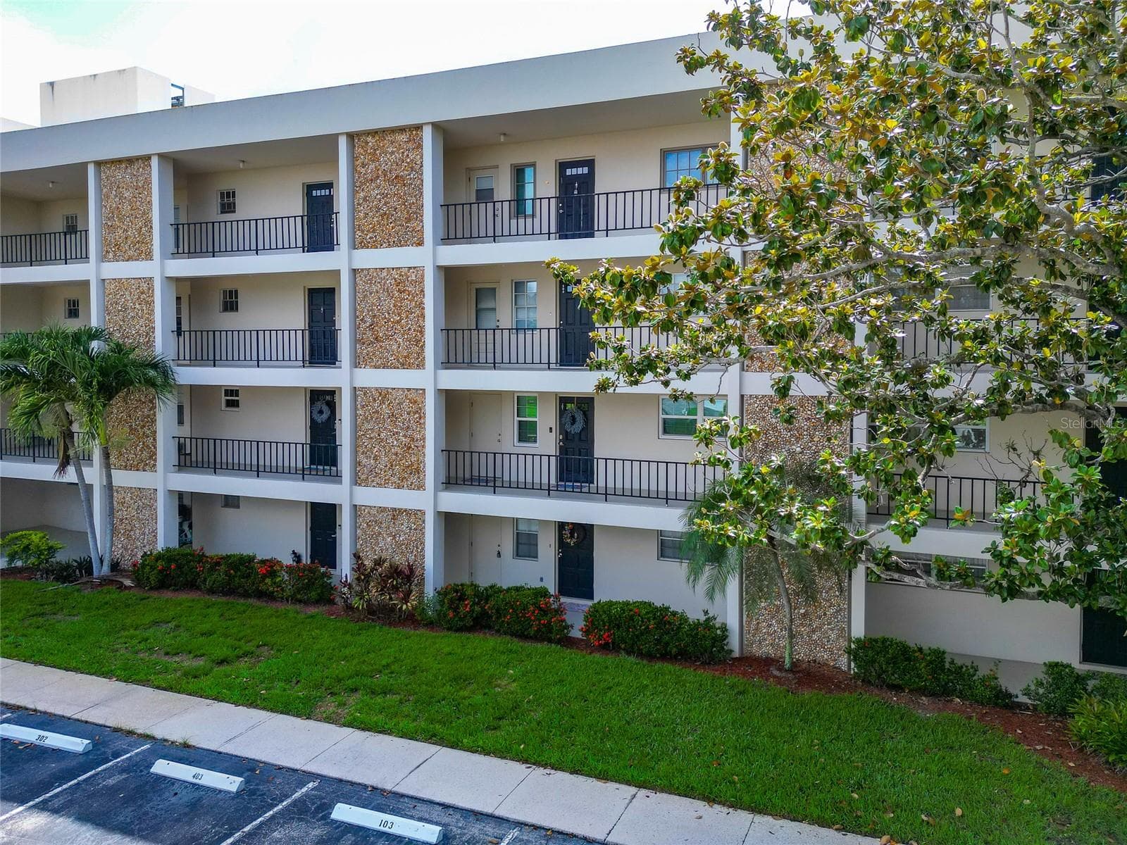 Condominium at 7461 W COUNTRY CLUB DR N #203, SARASOTA, photo 47 of 75