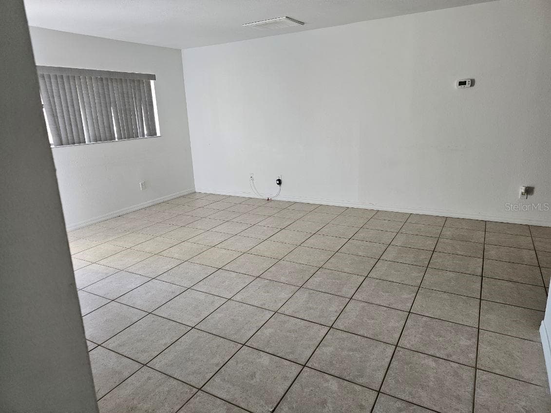 Single Family Residence at 724 DEL RAY DR, KISSIMMEE, photo 7 of 17