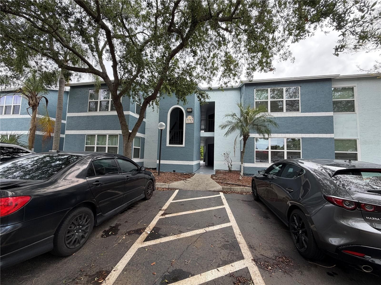 5713 GATLIN AVE #227