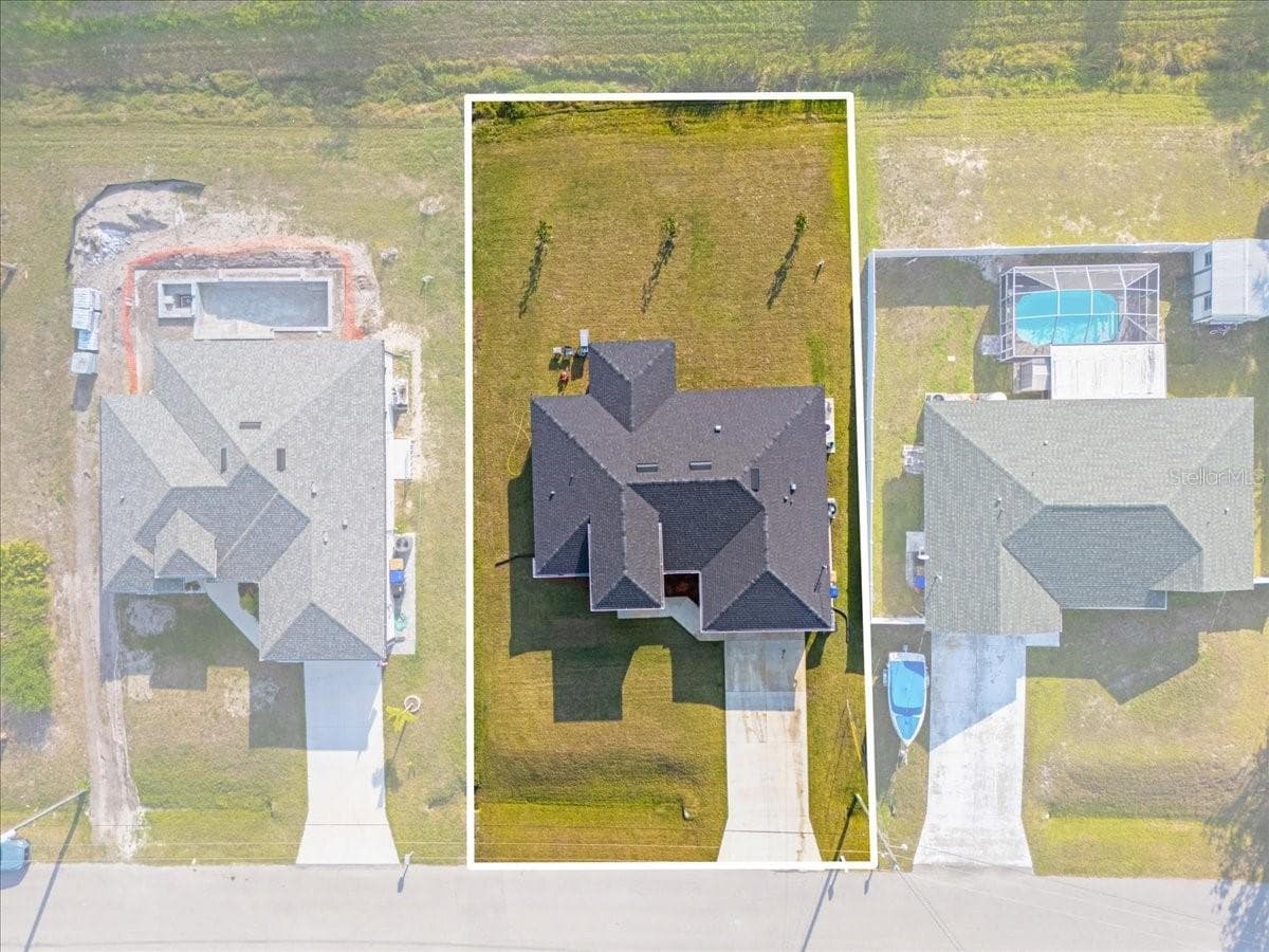Single Family Residence at 2405 VANCOUVER LN, NORTH PORT, photo 4 of 32
