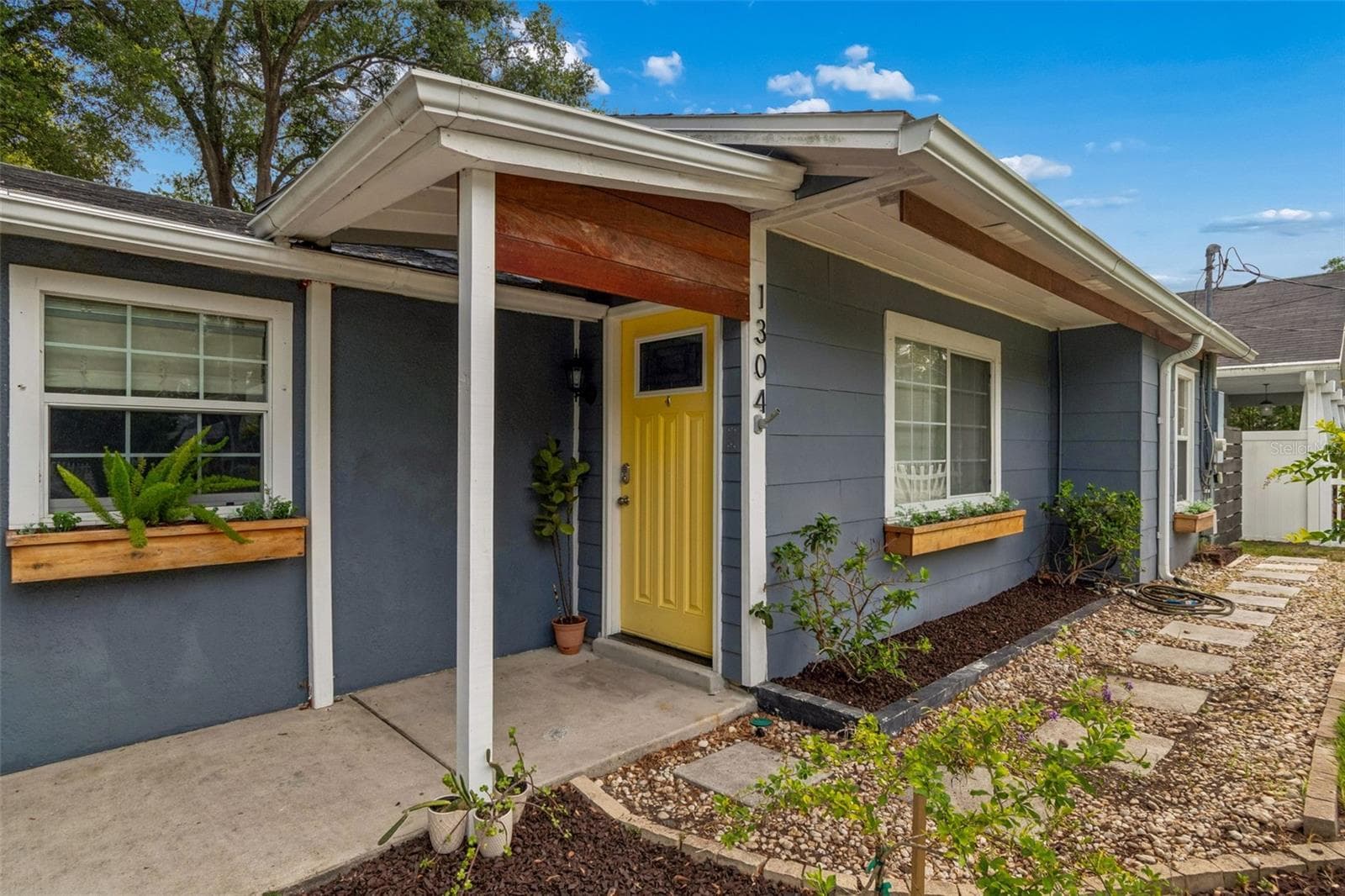 Single Family Residence at 1304 E KNOLLWOOD ST, TAMPA, photo 2 of 30