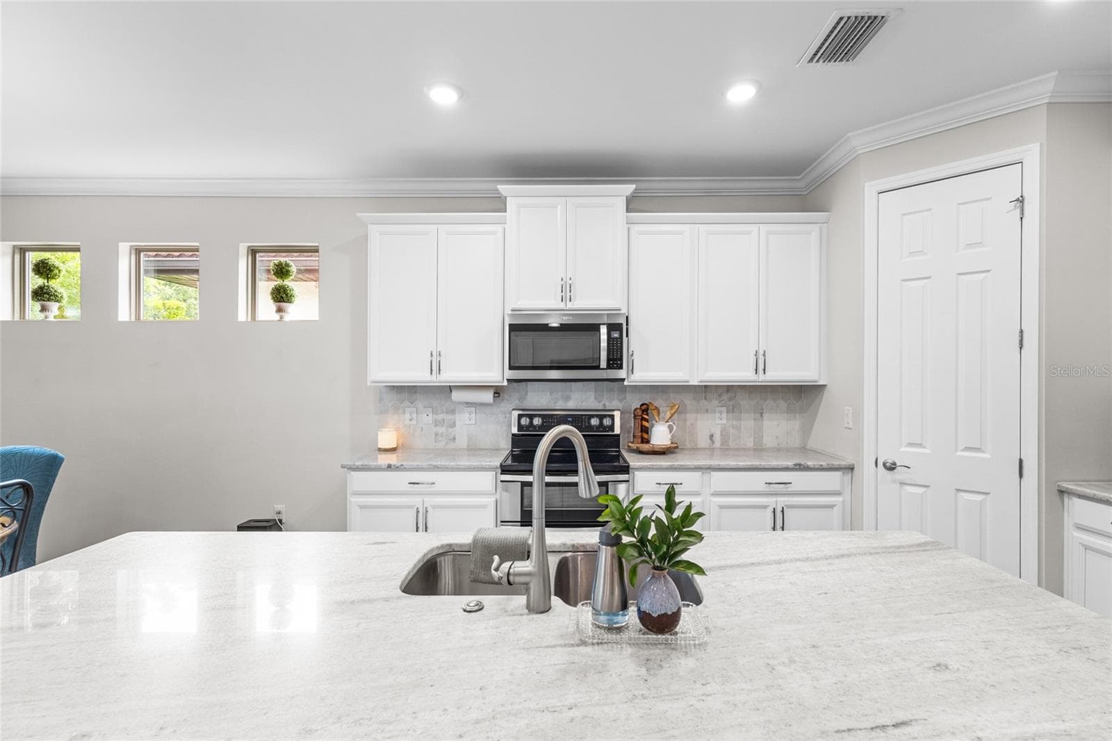 Single Family Residence at 352 TOSCAVILLA BLVD, NOKOMIS, photo 13 of 63